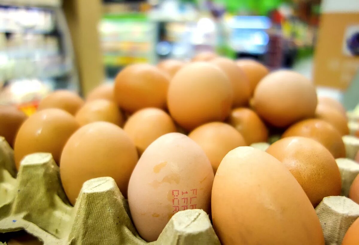 Продажа яиц © AFP 2023 / PHILIPPE HUGUEN