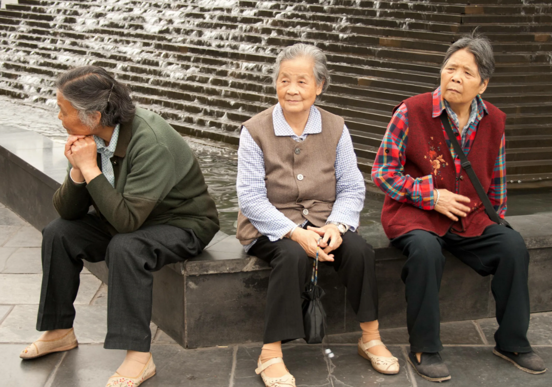 Китайский старик. Пожилые корейцы. Корейцы дедушка и бабушка. Пожилые люди китая. Пожилые люди китая.