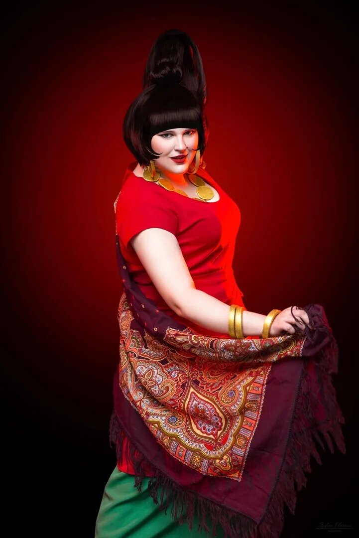 Косплей на Атаманшу из «Бременских музыкантов». Косплеер: Юлия Кутейникова. Фотограф: Photographer Synkova Ekaterina Cosplay.   📷