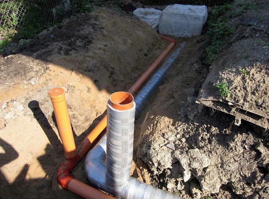 Утепление канализационных труб-  это необходимый этап при строительстве или ремонте канализационной  системы.