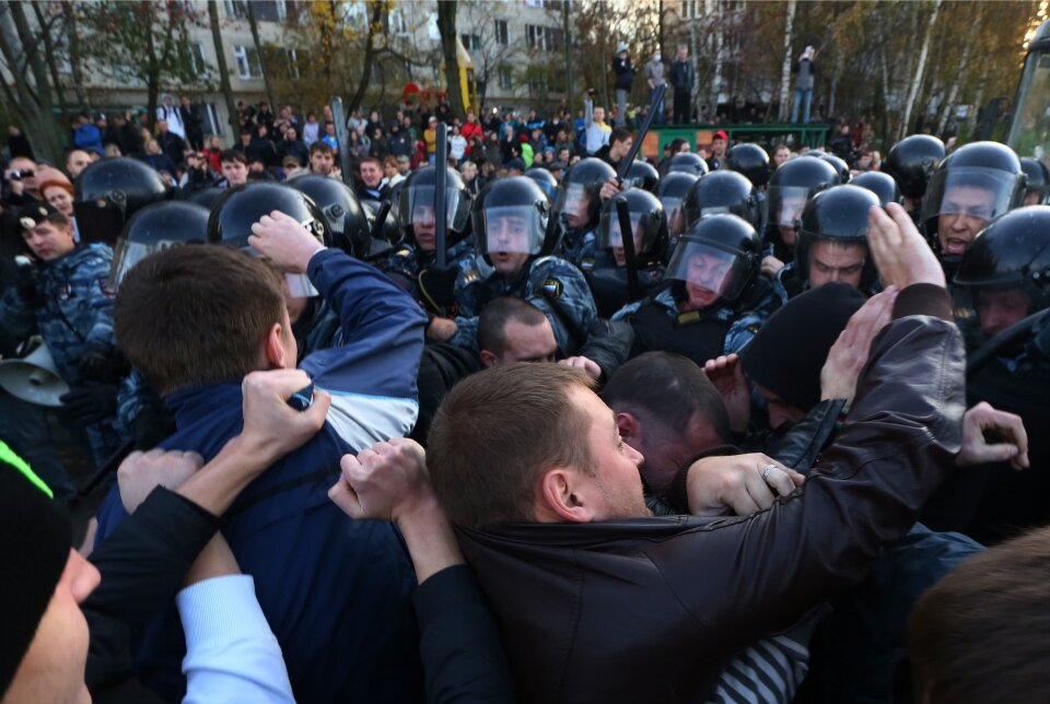 Митинг против мигрантов. Бунт Бирюлево Западное. Беспорядки в Бирюлево 2013. Погромы в Бирюлево 13 октября 2013.