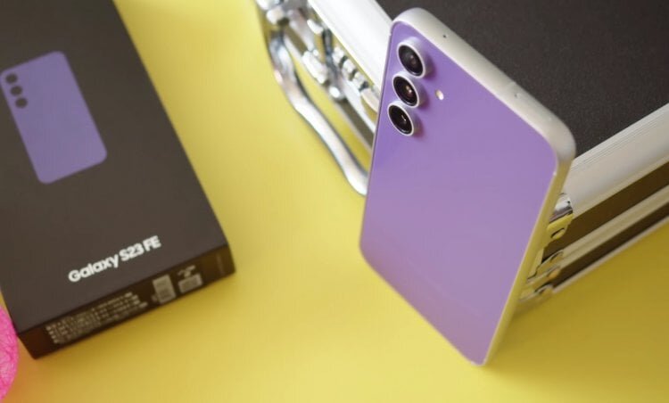    Покупая смартфон Samsung, вы получаете доступ к нескольким уникальным функциям. Фото: GSMArena Official