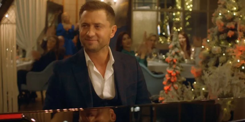    В финале герой Прилучного ещё и музицирует.Кадр из фильма