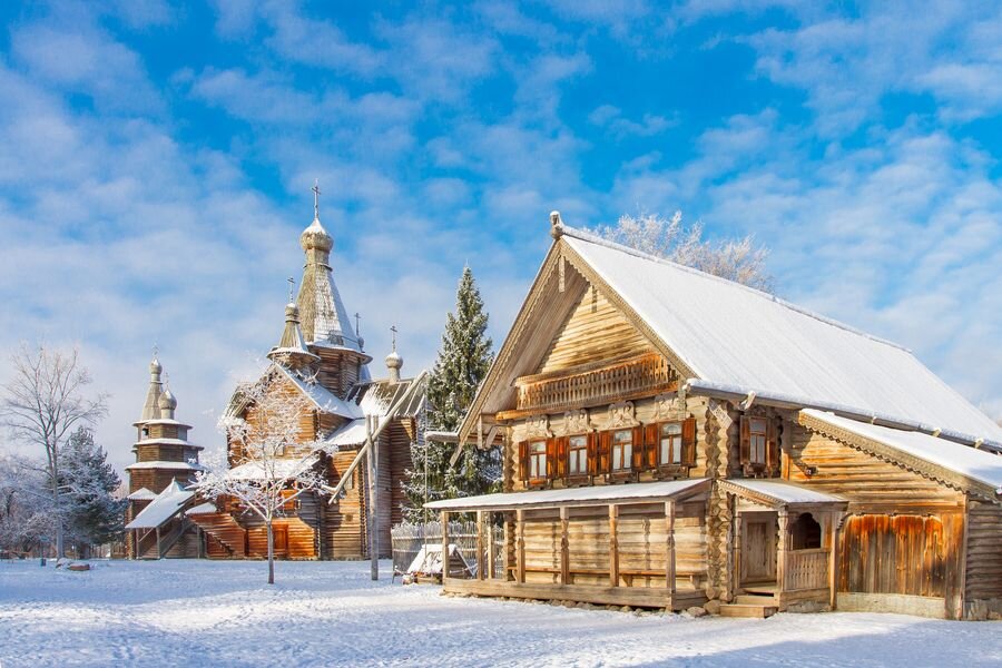 Каждый Новый год Великий Новгород с радостью встречает туристов, желающих окунуться в атмосферу сказочной русской зимы.-2