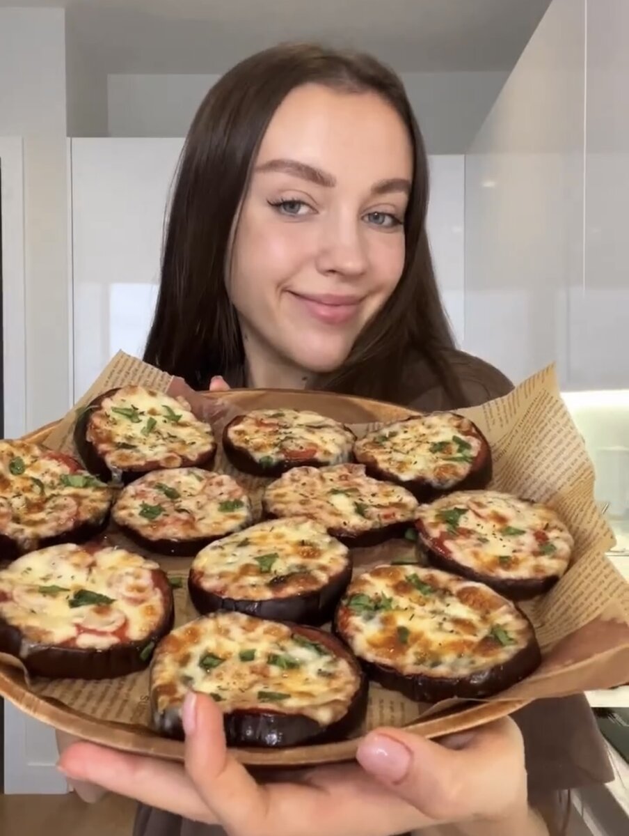 Баклажаны с томатами и моцареллой🍆🧀: вкусная закуска на любой случай |  РЕЦЕПТЫ с любовью | Дзен