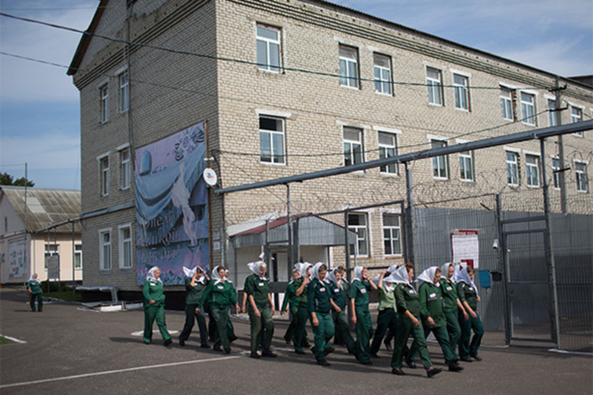 Любительское порно: Скрытая камера в женской тюрьме