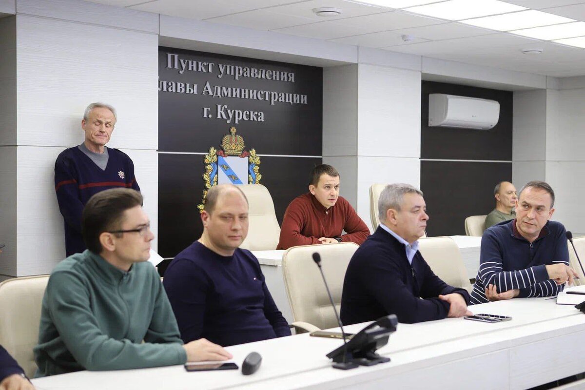    Мэр Курска провёл совещание в связи с большим количеством выпавших осадков