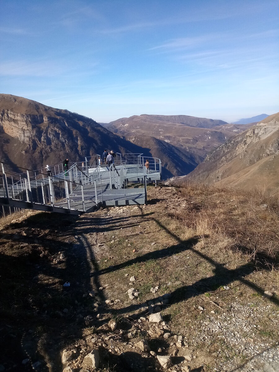 3. В галерее 5 фото, листайте