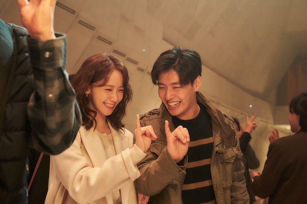 A year-end medley фильм 2021. лампа для софтбокса e27. софтбокс студия озвучки. вспышка в студии. A year-end medley фильм 2021.