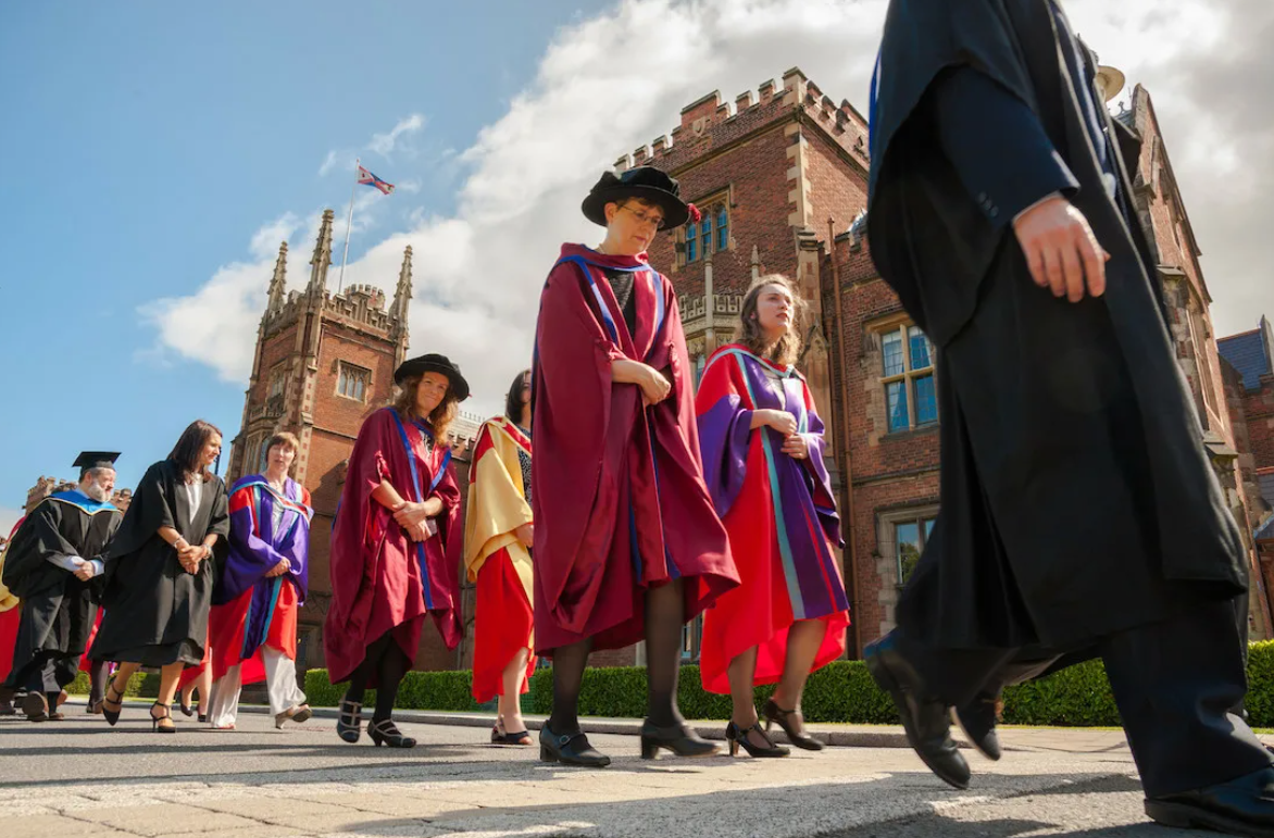 Oxford traditions. Образование в Британии. Образование в Великобритан. Юридическое образование в Англии. Профессиональное образование в Великобритании.