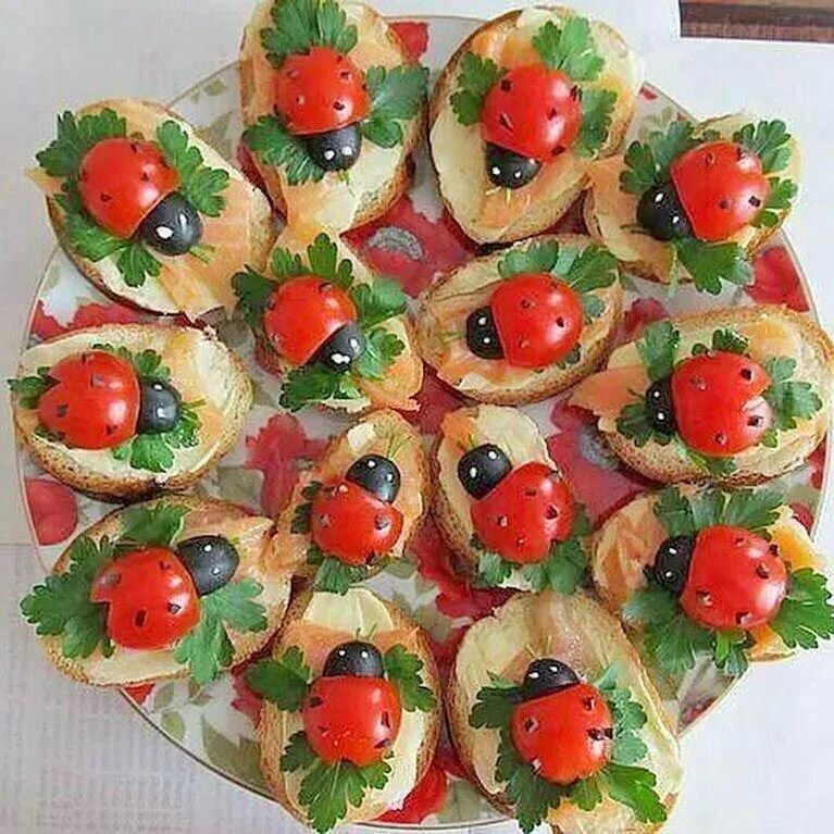 Как порадовать детей на Новый год. Что поставить на новогодний стол Кукуся Дзен