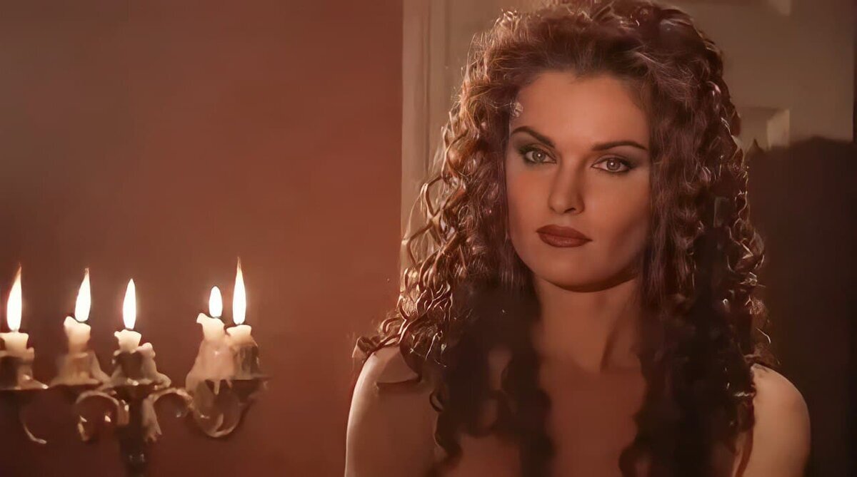 Мастер и маргарита гелла и маргарита. Гелла персонаж мастер и маргарита 2005. Анна ковальчук гелла. Гелла мастер и маргарита арт. Ведьма гелла мастер и маргарита.