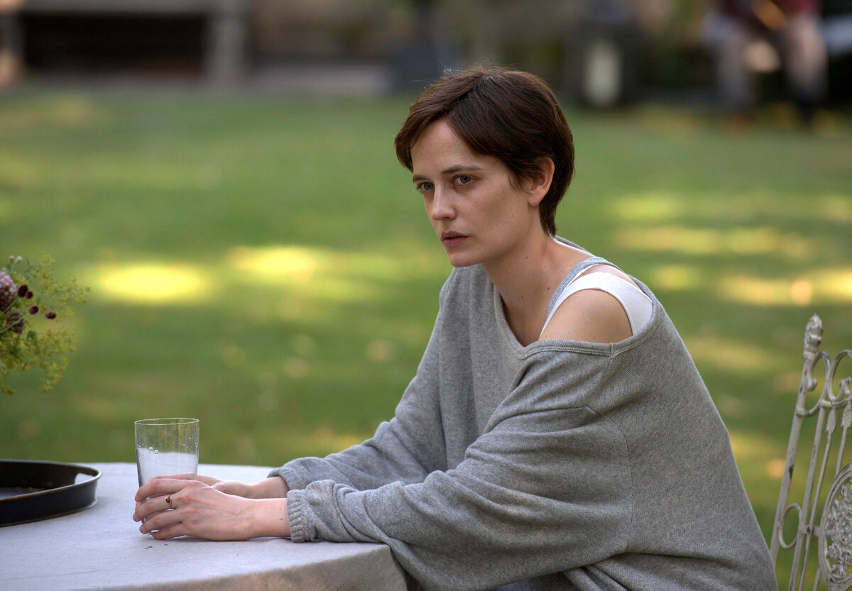 Кадр из фильма «Эйфория/Euphoria»