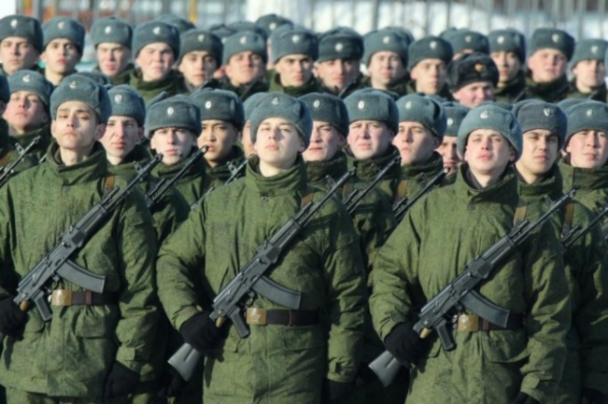    Также военным отвезут новые колеса для грузовика.