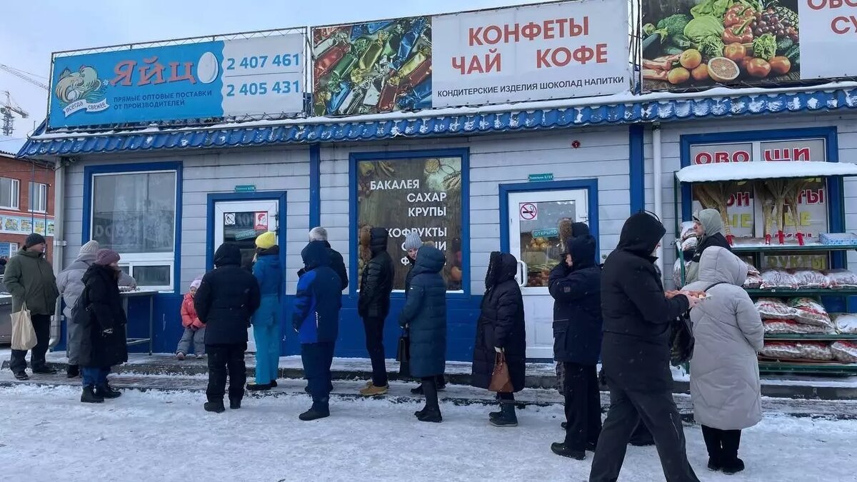     Очередь за яйцами заметили на рынке «Енисейский привоз».