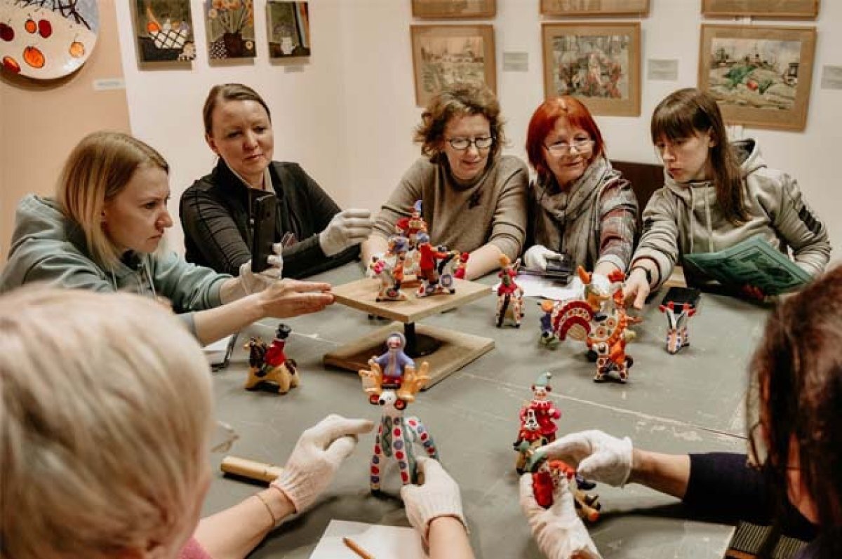    В фонде Вятского художественного музея находится самая большая коллекция «дымки» в мире.