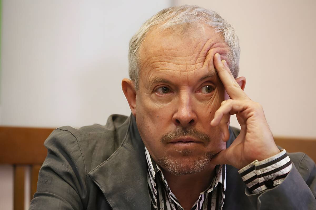 Андрей Макаревич*