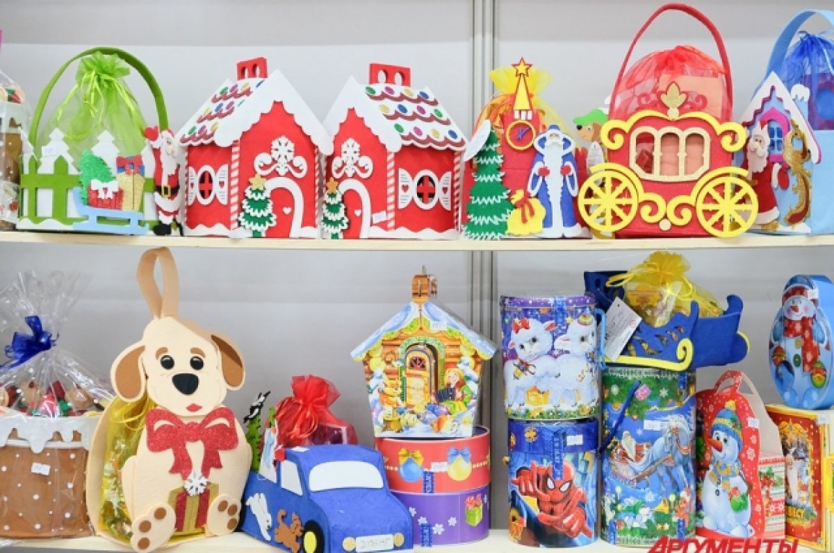    14 тысяч детей из малоимущих томских семей получили подарки на Новый год