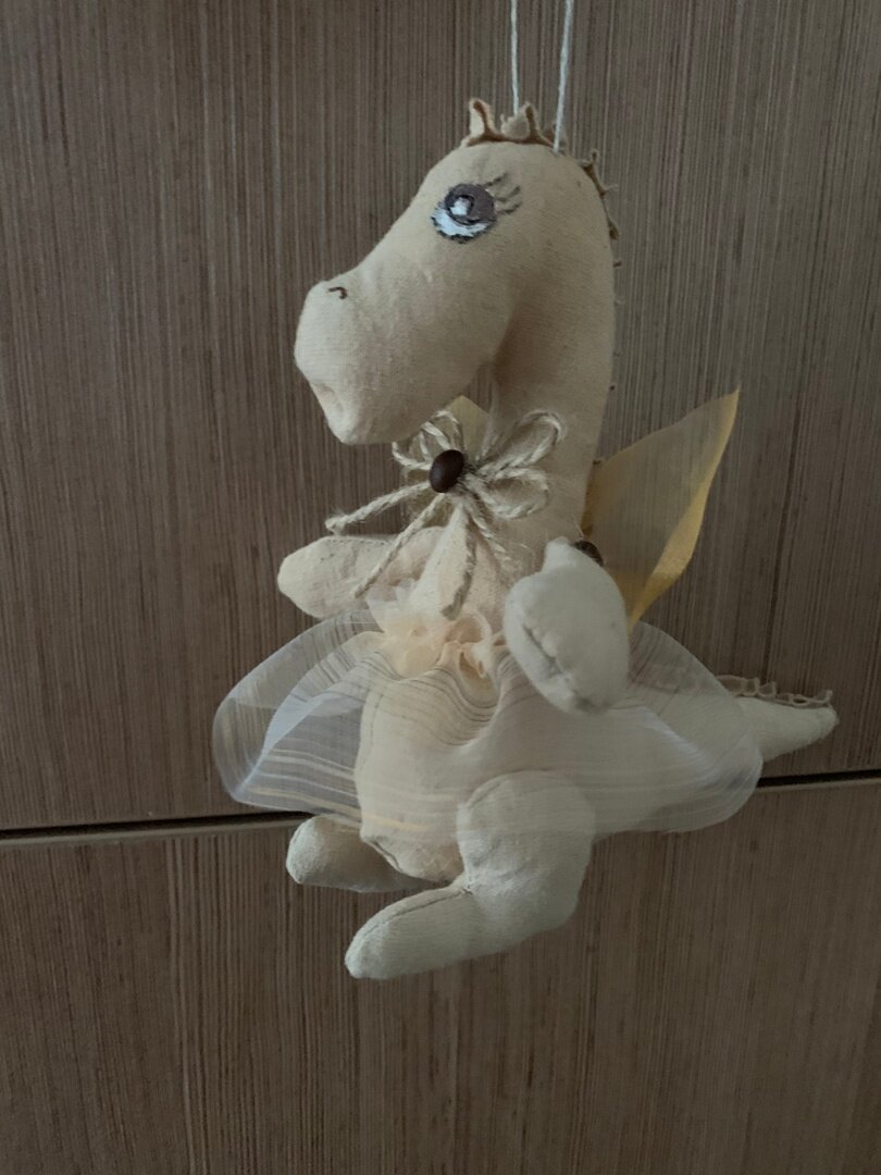 Дракон -девочка. Мальчик такой же, но без юбки.