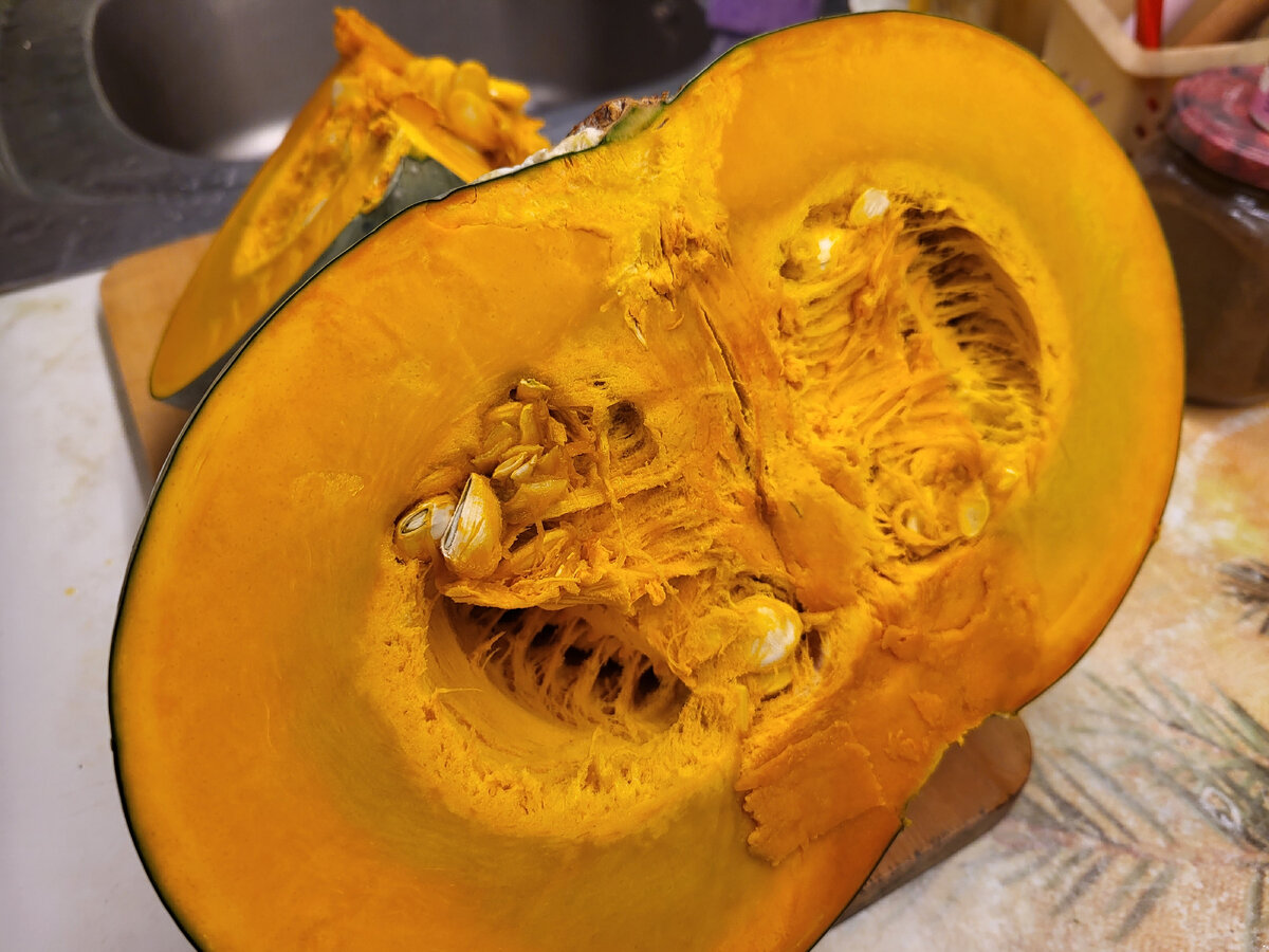 Очень яркая тыква!