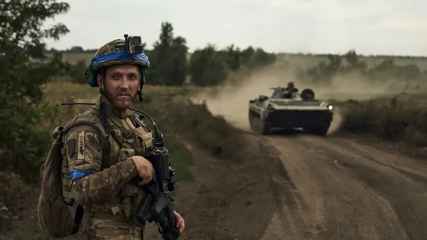    AP photo by Libkos