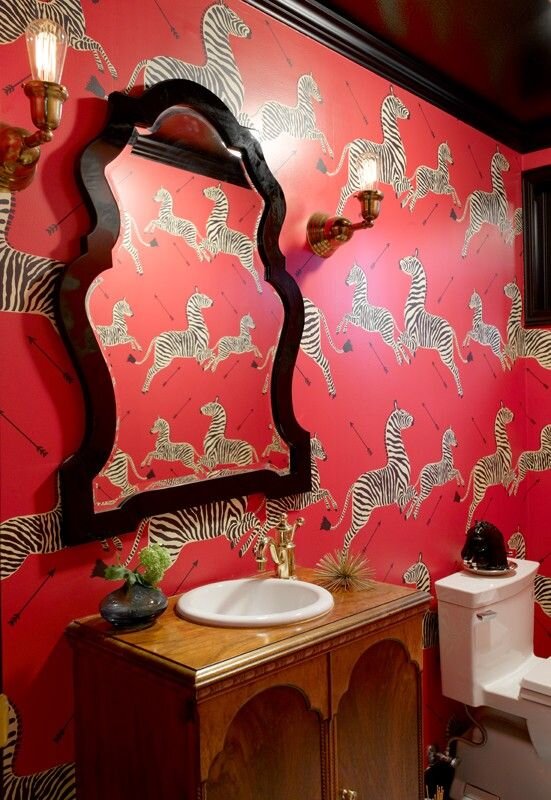 "Дамасский рисунок", "Масаи", "Красные зебры" - так называют этот культовый принт