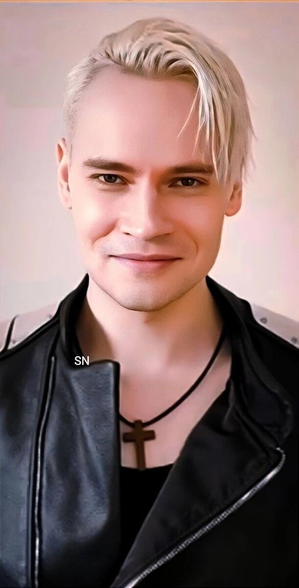 Интеллигентное лицо нашей эстрады. Из интернета