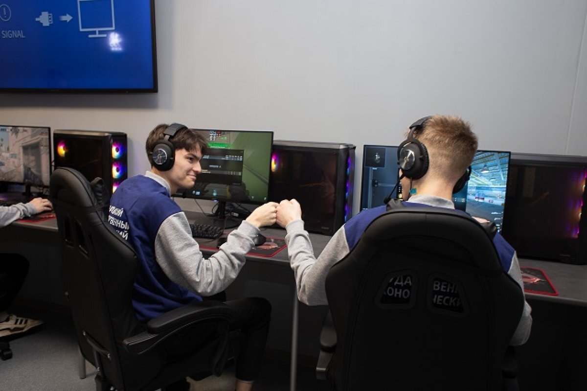    УБРиР и УрГЭУ открыли киберспортивный полигон