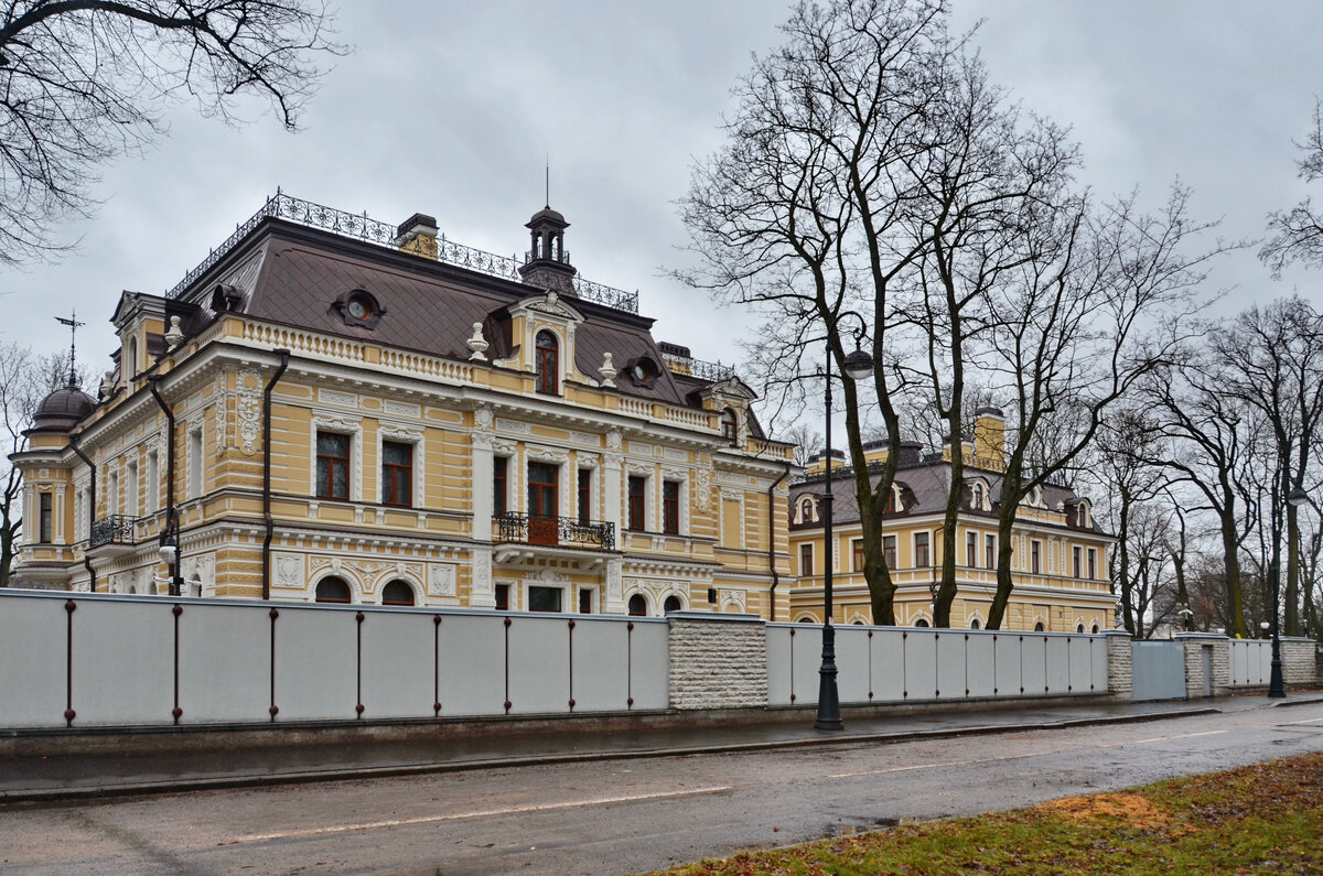 Остров глухих заборов