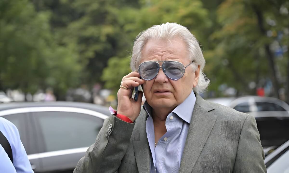 Юрий Антонов