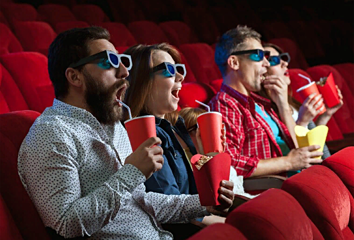 В рейтинг самых популярных фильмов и сериалов на Кинопоиске вошли как отечественные, так и зарубежные проекты / Фото: freepik