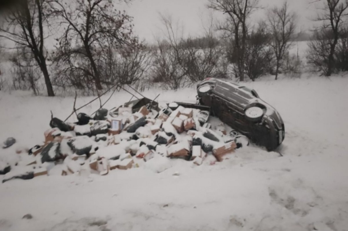    Авто с гуманитарным грузом из Оренбуржья слетело с трассы под Тольятти