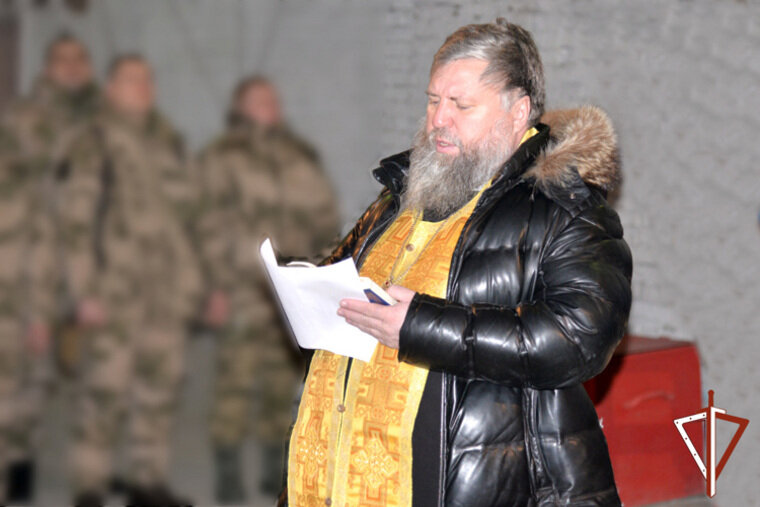    Настоятель Владимир Дедов провел молебен во здравие и благополучие участников СВО