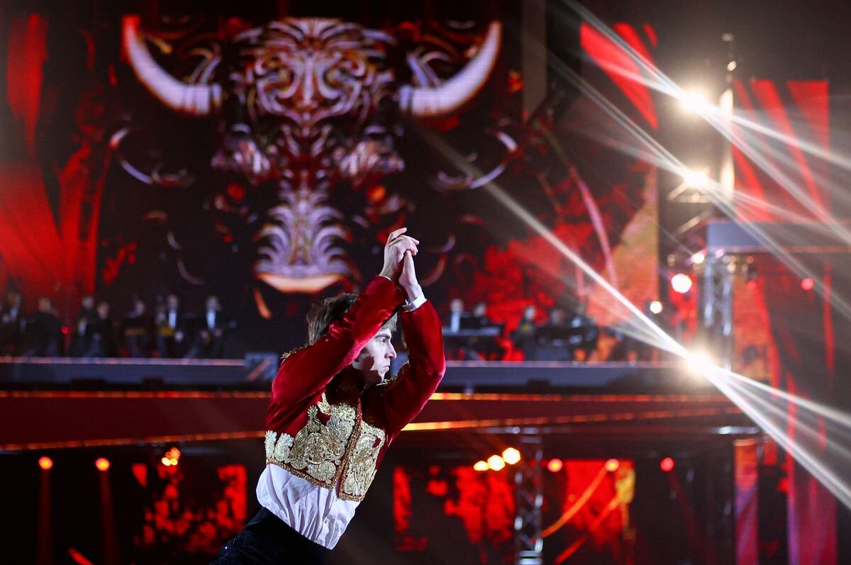 анна каренина ледовое шоу ильи авербуха. шоу ильи авербуха в юбилейном. юбилейное шоу ильи авербуха 6 января. ледовое шоу арена балашиха. илья авербух 2022.