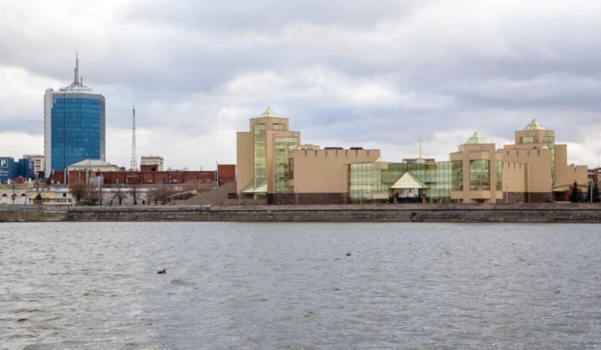     Река Миасс в Челябинске. Источник: chel.kp.ru Автор фото: Валерий Звонарев