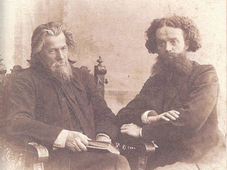    Спиридон Дрожжин и Аполлон Коринфский.