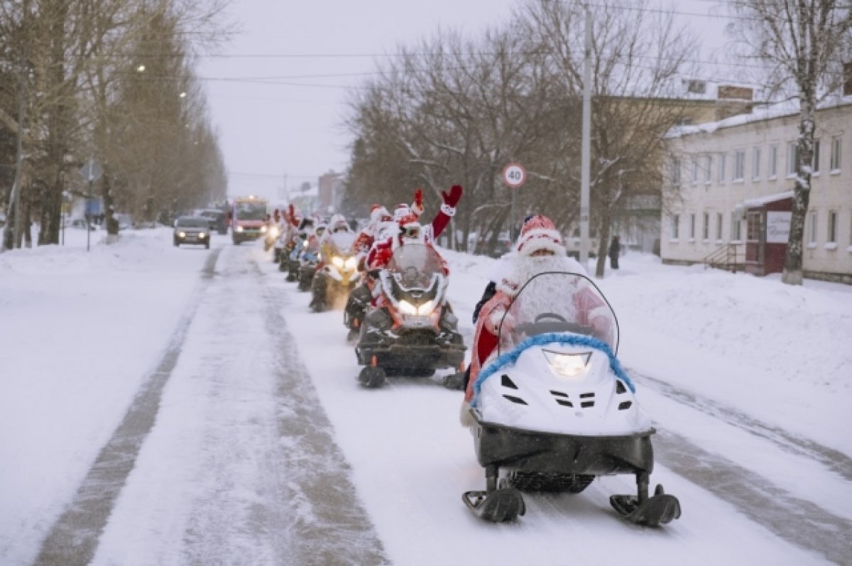    В конкурсе на лучшего Деда Мороза Сибири поучаствовал артист из Горловки