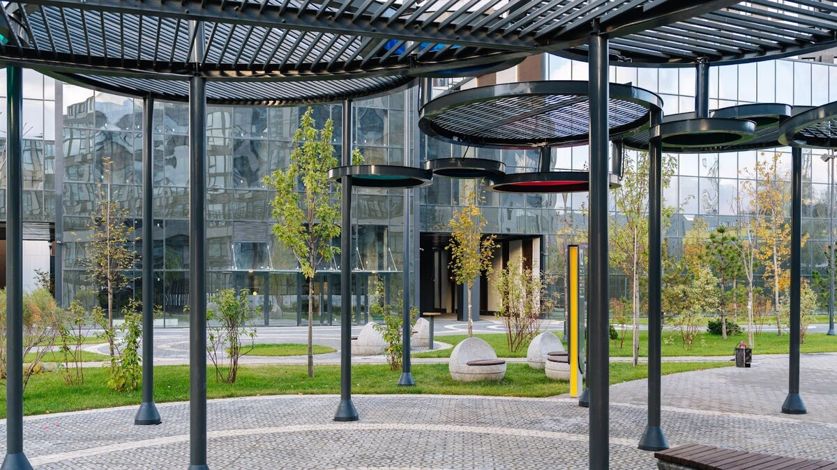 Пергола во дворе проекта «Символ»