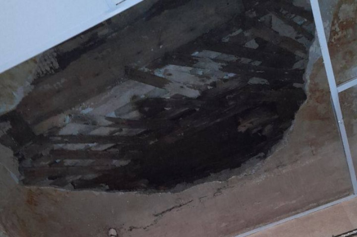    Обрушением потолка в одном из домов Смоленска занялся Следком