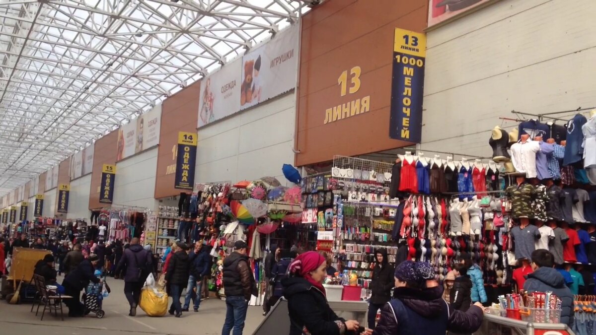 Крупнейший рынок России "Садовод", находящийся в Москве