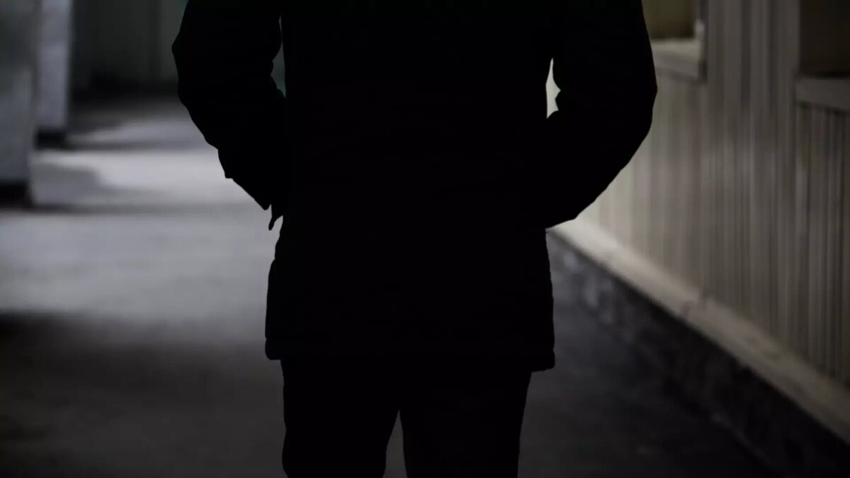     В поселке Кизнер у почтальона пытались отнять сумку, в которой было 300 тысяч рублей, предназначенных для раздачи пенсий, сообщает пресс-служба МВД по Удмуртии.