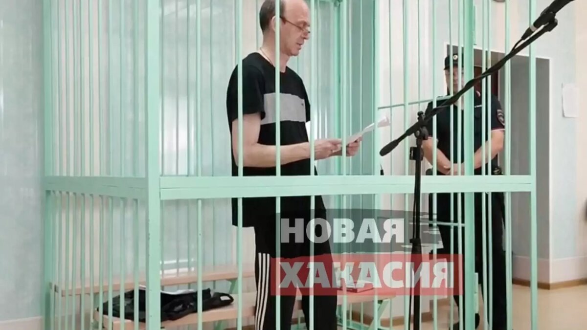     Верховный суд Хакасии оставил без изменения приговор журналисту Михаилу Афанасьеву: 5,5 года колонии и 2,5 года запрета на профессию. Главред издания «Новый Фокус» отбывает тюремный срок по делу о распространении фейков о ВС РФ.