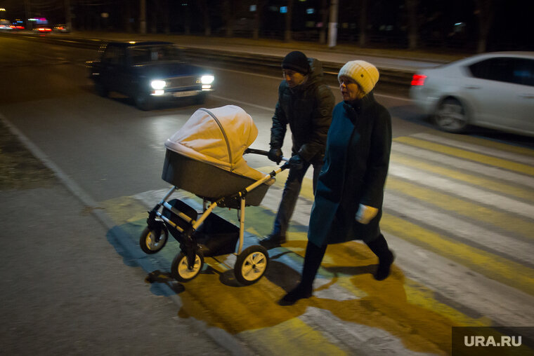    У родителей больше нет необходимости выбирать, работать или получать пособие