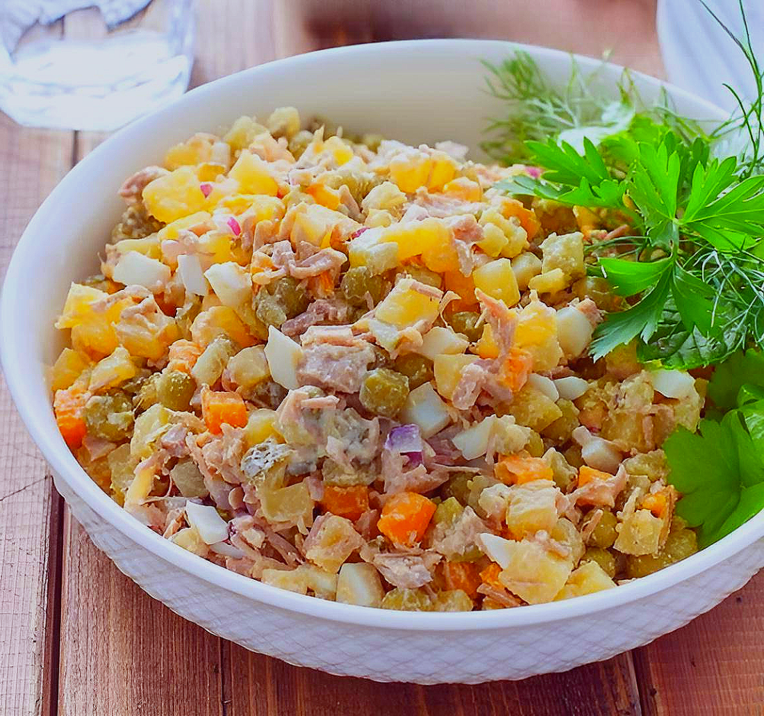 Салат оливье с мясом и свежими огурцами рецепт – Русская кухня: Салаты. «Еда»