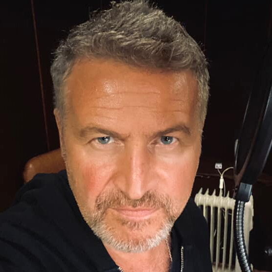     Леонид Агутин выступит на главных стадионах Москвы и Санкт-Петербурга