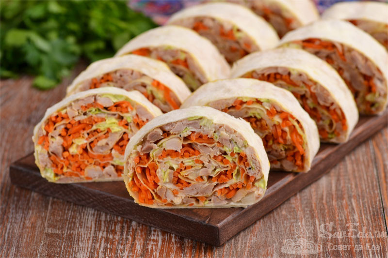 Закусочные рулетики с очень вкусной начинкой (простые продукты)