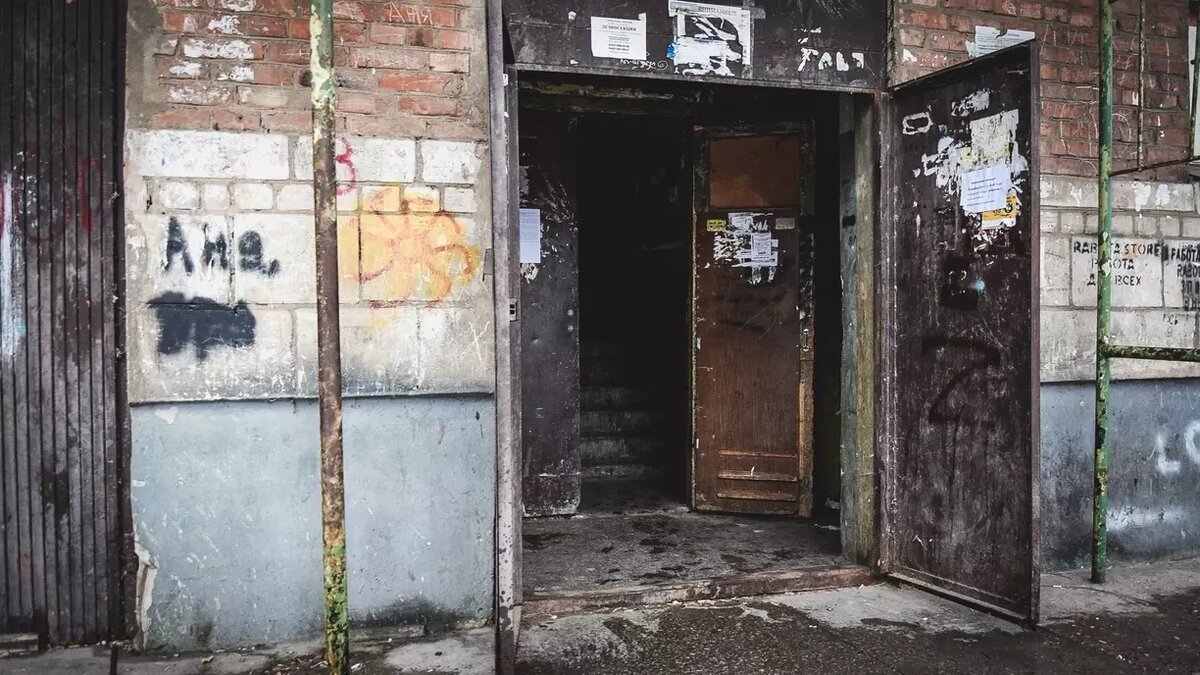     Девелоперы обнародовали результаты исследования, посвященного динамике цен на жилье в коммунальных квартирах (да-да, они еще существуют). В среднем по стране квадратные метры в «неудобьях» выросли в цене на 11%, до 1,2 млн рублей.