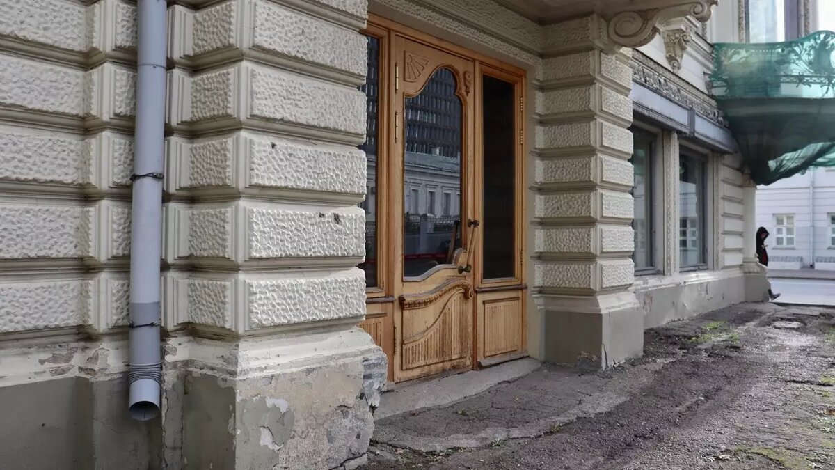     Депутат Госсовета Татарстана Фадбир Сафин высказался против превращения Дома Ушковой на казанской улице Кремлевской в гостиницу.