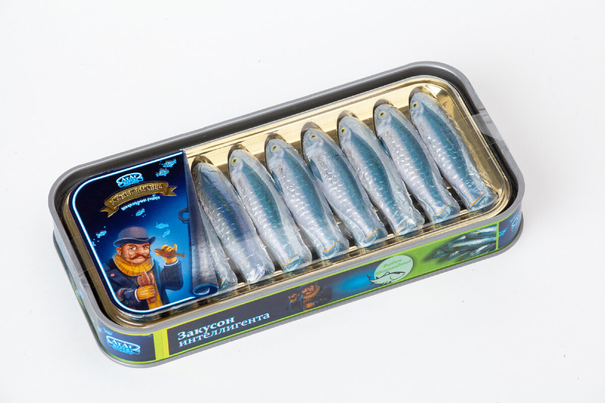 «Заначка от жены», «Кочегар Петя» и «Жена кочегара Пети», «Вкус твоих губ», «Опять на работу!»... Это не названия фильмов или сериалов, это — конфеты, которые на фабрике в Вологодской области делает компания «АтАг». Она входит в число крупнейших производителей кондитерских изделий в России, а около 10% продукции отправляет на экспорт в 12стран. В том числе в Китай и Израиль. В планах — выйти на рынки Ближнего Востока, Юго-Восточной Азии и Африки. Для этого компания решила использовать все доступные инструменты поддержки, в том числе поиск партнера и шоу-румы агропродукции за границей.