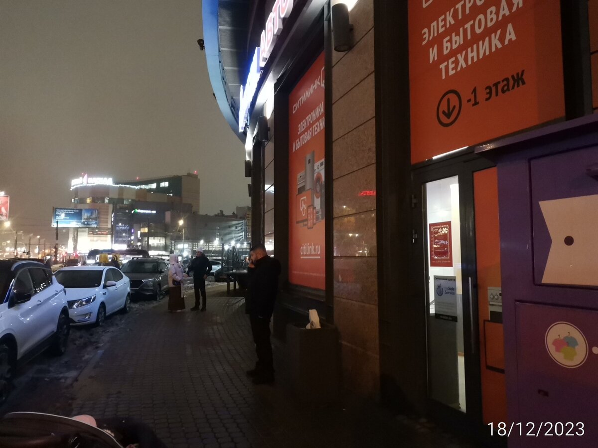 Вам нужен этот вход. Дальний от Ладожского вокзала